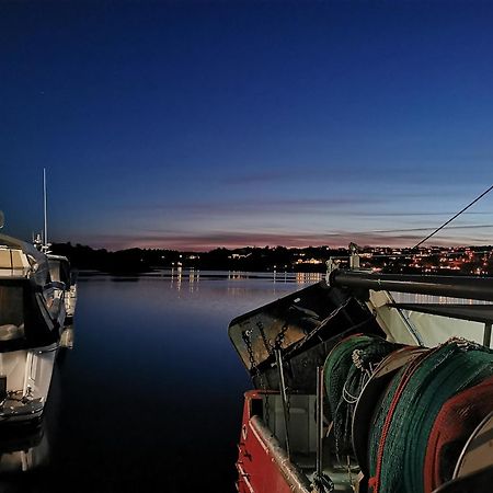 Ferie Pa Bryggekanten I Kristiansand, Flekkeroy Buitenkant foto
