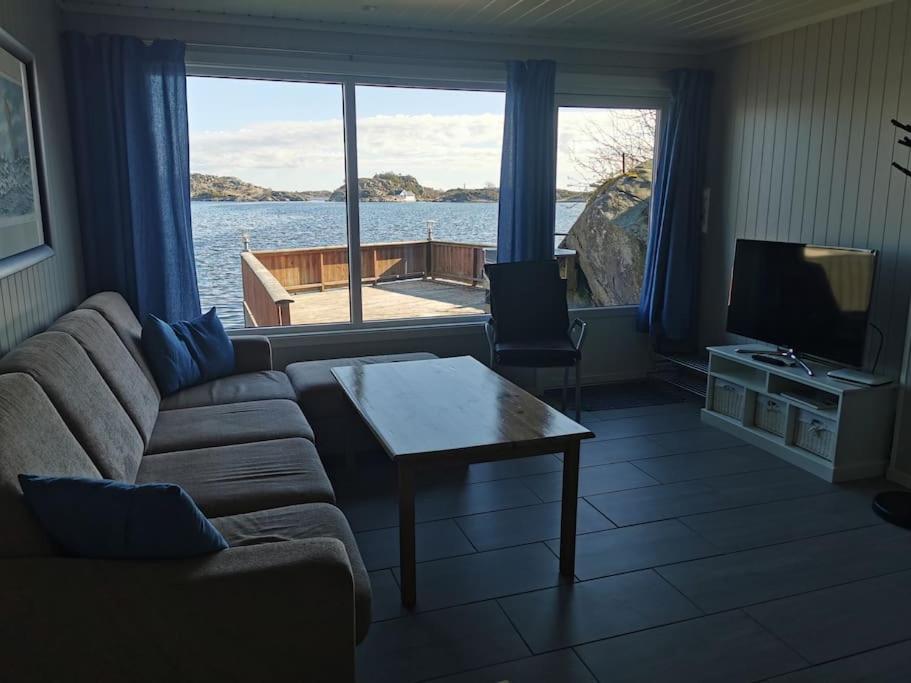 Ferie Pa Bryggekanten I Kristiansand, Flekkeroy Buitenkant foto